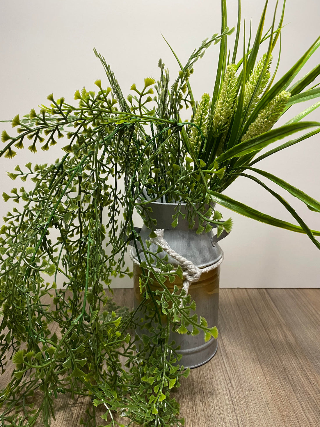 Pot antique en métal